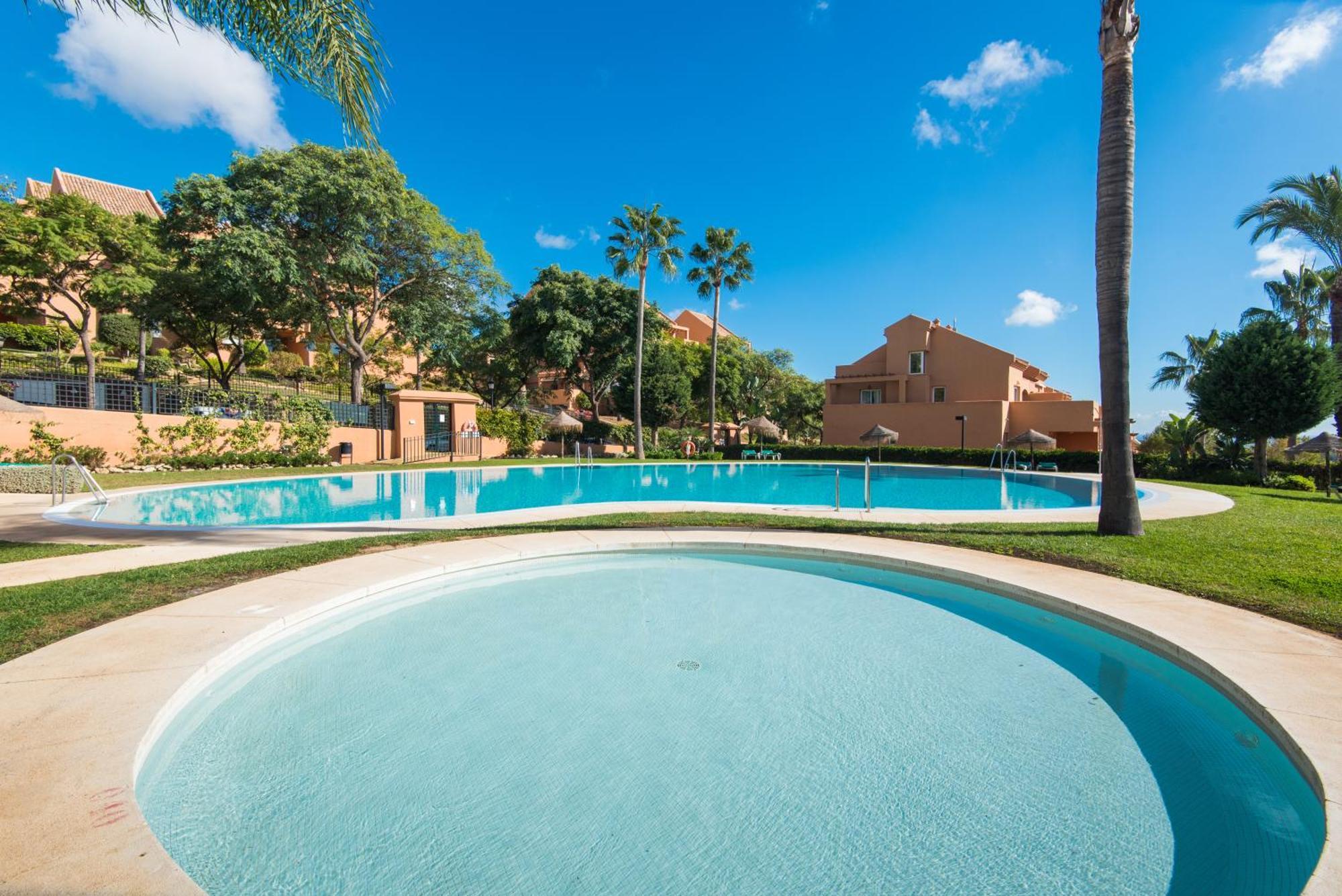Rentandhomes Penthouse Elviria Golf Marbella Exterior foto